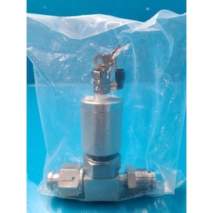 Swagelok 6LV-DFMR8FR8-P-C มือสองสภาพเดิม อะไหล่อุปกรณ์เซมิคอนดักเตอร์รุ่นเก่า - Product Image 4