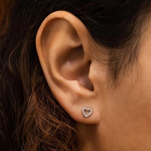 Pendiente de luna con diamantes cultivados en laboratorio, oro macizo de 14K, minimalista, elegante, para compromiso o boda, joyería fina para mujer, pieza única. - Product Image 6