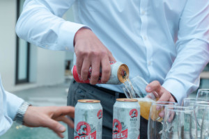 Paquete Variado de Cerveza Estilo Champagne Ligero de Alta Calidad, 4.5% Vol., Pasteurizada, Latas de 330 ml, Personalizable con Etiqueta Privada, Caja a Granel - Product Image 5