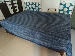 Cubrecama Bohemio con Estampado Floral, Moderno, para Todas las Estaciones, de Algodón, Patchwork, Hecho a Mano en Rajasthan, Color Índigo Azul - Product Image 3