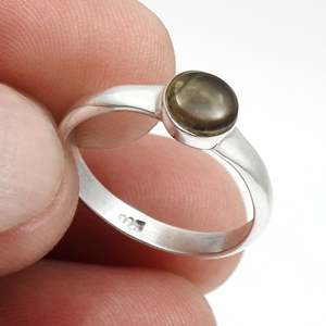 Hermoso anillo de cuarzo ahumado disponible en plata de ley 925, hecho a mano con engaste en bisel, diseño unisex, estilo bohemio. - Product Image 2