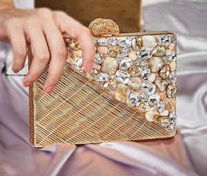 Sac à main d'embrayage de mariage de créateur pour femmes Sac de soirée élégant à vendre en vrac de l'Inde pour les événements de mariage et bien plus encore - Product Image 1