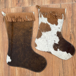 Pelo de calidad superior en cuero de vaca 16 pulgadas Medias de Navidad Medias de árbol de Navidad con flecos de cuero genuino de grano completo - Product Image 3