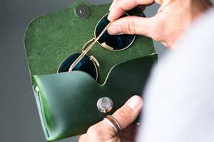 Étui à lunettes de luxe en cuir véritable, pochette fine faite à la main en cuir de vachette, étui de protection vintage pour lunettes de lecture LGC-0145 - Product Image 5