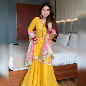 Conjunto de traje de fiesta para mujer de diseñador Top elegante con hermosa Dupatta - Product Image 4