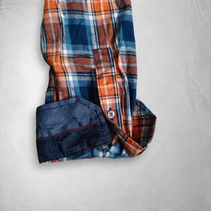 Chemise à carreaux orange, bleue et blanche pour homme, avec deux poches poitrine, manches longues, en flanelle, sans logo ni étiquette, vente en gros - Product Image 3