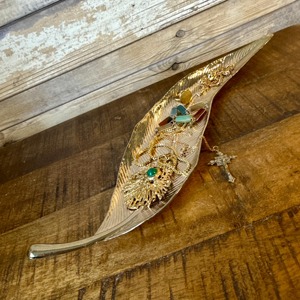 Plato grande de hoja de oro para exhibir, servir y regalar, bandeja decorativa para mesa de café y decoración del hogar, procedente de la India. - Product Image 1