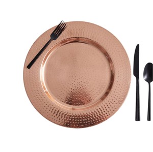Assiette de présentation de luxe martelée or rose - Sous-assiette ronde élégante en métal pour la décoration de table de mariage et les événements gastronomiques - Product Image 3