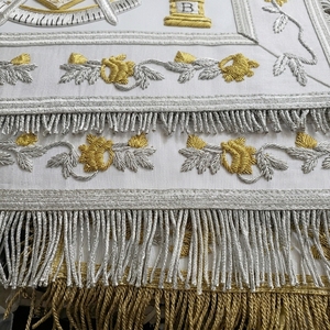 Tablier maçonnique personnalisé brodé, forme carrée, symbole de l'Œil Tout-Voyant, franges dorées, insignes de loge maçonnique, badge à coudre, cérémoniel - Product Image 4
