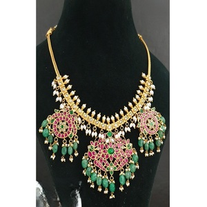 Ensemble de collier classique Jadau en laiton plaqué or de haute qualité exclusif pour les femmes, idéal pour les fiançailles, les mariages et les soirées - Product Image 2