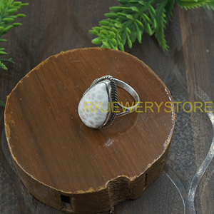 Bague en argent avec larimar rose, faite à la main, pierre précieuse naturelle, bague statement, forme ovale large, bijoux bohèmes, cadeau pour femme, cadeau de Noël pour elle - Product Image 3