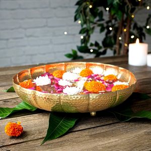 Bol Urli en aluminium doré artisanal R HANDICRAFT, design lotus, classique, durable, haute qualité, 12 pouces, finition laiton, décoratif, fleur, mariage - Product Image 2