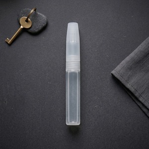 กาวติดเล็บ [K-ESSENTIALS] OEM สูตร UV 2 กรัม สูตรเฉพาะสำหรับแบรนด์ส่วนตัว สำหรับติดเล็บปลอม - Product Image 3