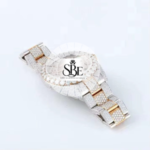 Montre en acier inoxydable avec diamants Moissanite pour les professionnels, les anniversaires et les célébrations spéciales - Product Image 2