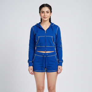 Ensemble 2 pièces décontracté pour femme : sweat à capuche à manches longues et col rond en tricot respirant, séchage rapide, écologique, couleur unie, et short de survêtement - Product Image 4
