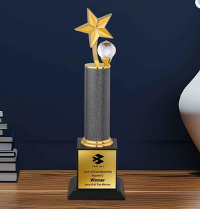Trophée étoile avec étoile plaquée or et boule de cristal sur base noire, modèle de trophée en métal avec logo, base noire - Product Image 1