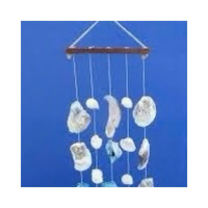 Pinza para el Cabello Hecha a Mano con Conchas Marinas Naturales de Vietnam, Accesorio de Moda Ecológico y Sostenible - Product Image 1
