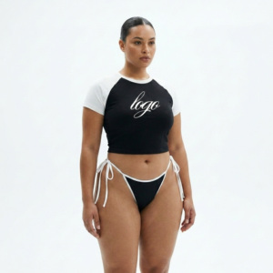 Ensemble de maillot de bain 2 pièces pour femme en polyester tricoté, bleu et jaune, avec haut court à manches raglan, imprimé logo et lettres, écologique, avec détail à la taille - Product Image 4