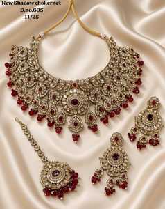 Parure de mariée indienne traditionnelle de haute qualité, dernière conception, collier ras-du-cou et boucles d'oreilles Kundan bleu roi, plaqué or, lourd - Product Image 1
