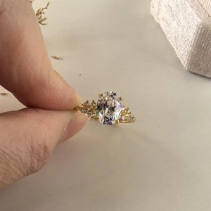 Anillo de Diamantes Moissanite de Lujo para Novia, Forma Ovalada, para Mujer, Joyería de Compromiso con Moissanite Auténtica, Disponible a un Precio Accesible - Product Image 4