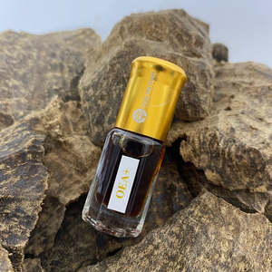 Huile Essentielle Pure d'Agarwood du Vietnam Grade A+ Distillée à l'Eau 3ml pour Diffuseur à Bâtonnets - Product Image 1