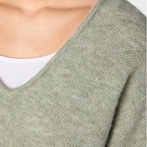 Suéter de punto para mujer - Estilo holgado, ropa urbana de invierno - Elegante jersey de punto de color liso para mujer, transpirable, otoño 2026 - Product Image 4