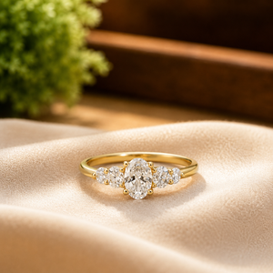 Elegante Anillo de Compromiso de Diamante con Corte Ovalado, Anillo de Boda de Moissanita para Mujer, Oro Amarillo Vermeil de 10K, Anillo de Regalo de Cumpleaños - Product Image 1