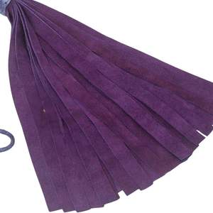 Látigo de piel de oveja auténtica con mango trenzado, hebilla de acero, 3.5 cm de ancho y flecos de dos tonos - Product Image 3