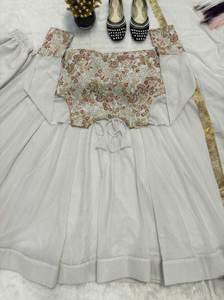 Vestido Anarkali largo hasta el suelo, estilo Indo-Occidental, en tela de georgette sintética blanca, el más hermoso, para bodas y fiestas. - Product Image 3