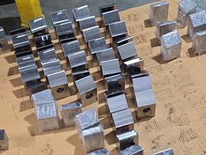 Bloc angulaire en acier doux usiné sur commande par CNC |   Support de montage robuste pour machine à chanfreiner à 60 degrés, rapport inclus - Product Image 4