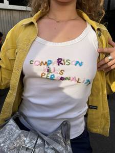 Camiseta de algodón hecha a mano con cuentas y diseño de letras coloridas, con la frase 'God Made You On Purpose' - Product Image 5