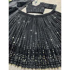 Tenue de soirée traditionnelle chinoise de créateur élégante Lehenga Choli avec broderie et séquence - Product Image 6