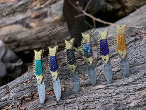 Nouveau Couteau Pliant de Poche en Damas Fait Main de Marque Haut de Gamme, Manche en Résine Nid d'Abeille Gravé, Bouton Poussoir, Cadeau Personnalisé - Product Image 6