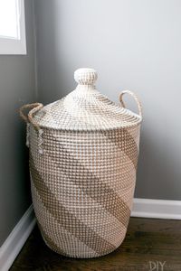 Cesta organizadora elegante, pieza premium para decoración del hogar, cesta decorativa funcional, solución de almacenamiento contemporánea, cesta de mimbre. - Product Image 4