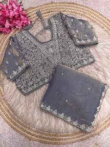 ผ้าไหมซารีแบรนด์ Fendy ดีไซน์หรูหรา พร้อมเสื้อคลุมสุดสง่างาม ทันสมัย มีสไตล์ โดดเด่น สะท้อนวัฒนธรรมอินเดีย ล่าสุด ทันสมัย เหมาะสำหรับงานปาร์ตี้ สำหรับผู้หญิง - Product Image 3