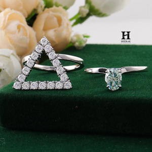 แหวนเพชรทรงหัวใจหรูหรา แหวนแต่งงานทองคำขาว 14K ประดับเพชรแล็บเกรดพรีเมียม แหวนครบรอบแต่งงานระยิบระยับ ผลิตจากเพชรแล็บ - Product Image 3