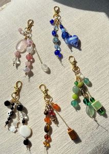 Lindo Llavero Bordado Floral Hecho a Mano con Cuentas Detalladas para Niñas, Mujeres y Regalos - Product Image 6