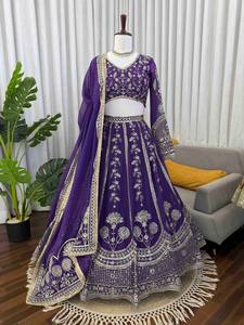Lehenga indien pour réception de fête en gorgette violette avec choli brodé - Product Image 4