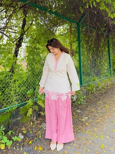 Costume Salwar traditionnel exclusif pour femmes, de style indien et pakistanais, disponible au meilleur prix chez Samp Corporation - Product Image 2