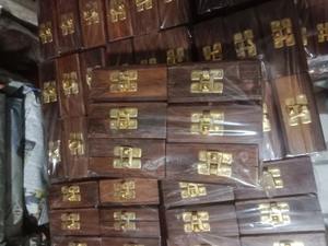 Caja de Madera Grabada Personalizada, Artesanía en Madera Hecha a Mano, Caja de Almacenamiento para Regalos - Product Image 5