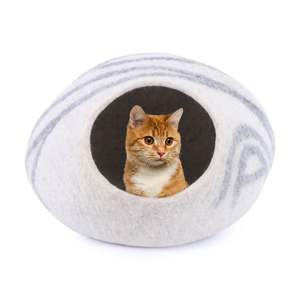 Cueva para Gatos Hecha a Mano de Fieltro, Acogedor Refugio de Lana, Iglú para Gatos de Interior, Casas y Muebles para Mascotas FW024 Feltandwool - Product Image 1