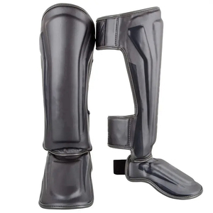 Protège-jambes en PU noir avec protection des pieds et fermeture auto-agrippante pour usage sportif adulte, protection de base légère - Product Image 4