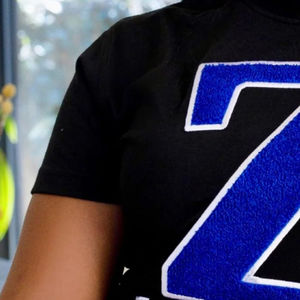 Camiseta de Chenilla Big Z Zeta, Ropa de la Hermandad Zeta Phi Beta, Camiseta de Algodón Premium, Ajuste Cómodo, Logotipo Bordado Brillante y Elegante - Product Image 6