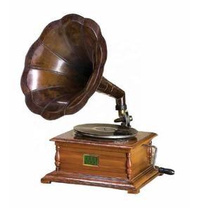 Gramófono de base de madera cuadrado Vintage de alta calidad con cuerno de latón Gramófono antiguo hecho a mano Gramófono en precio al por mayor - Product Image 1