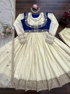 Elegante Traje Anarkali Color Marfil con Pechera Bordada en Azul Rey, Conjunto de Palazzo y Dupatta de Diseñador, Ropa Festiva para Bodas para Mujer - Product Image 6