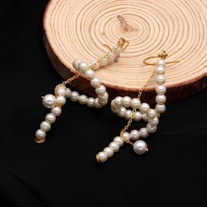 Pendientes Colgantes Redondos de Perlas Naturales Hechas a Mano con Baño de Oro Vermeil y Engaste de Bisel, Joyería de Moda para Fiestas o Regalo - Product Image 3