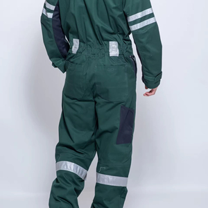 Fournisseur en gros de vêtements de travail réfléchissants et imperméables fabriqués au Pakistan avec livraison rapide pour les distributeurs B2B. - Product Image 3