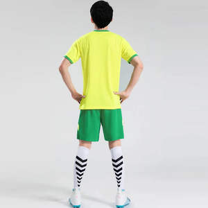 Uniformes de Fútbol Personalizados Transpirables que Absorben la Humedad, Conjunto Completo con Logotipo Personalizado, Impresión Térmica para Clubes de Fútbol, Escuelas y Ligas - Product Image 2