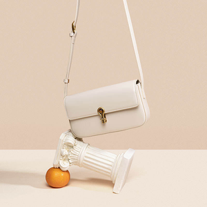 Bolso de Hombro Pequeño Blanco de Cuero Genuino para Mujer, Estilo Clásico, Venta al por Mayor Directa de Fábrica - Product Image 4