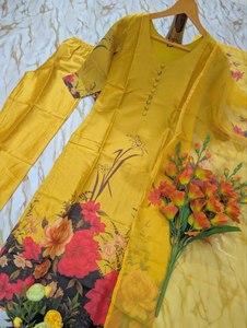 Women's Yellow Floral Printed <b>Kurta</b> Set With Dupatta Casual Wear Traditional <b>Indian</b> Pakistani Style Ankle-Length Polyester Dress - Product Image 6